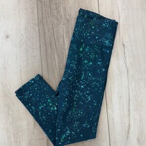 Women’s Athleta Blue and Green Splatter leggings size XS